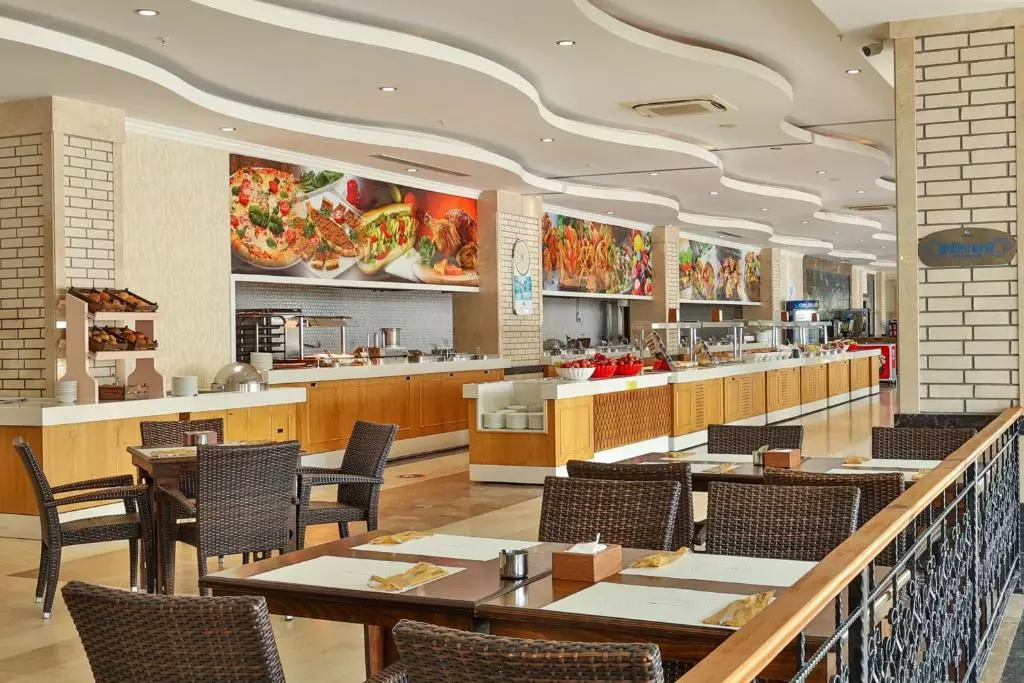 هتل کریستال واتر ورد آنتالیا